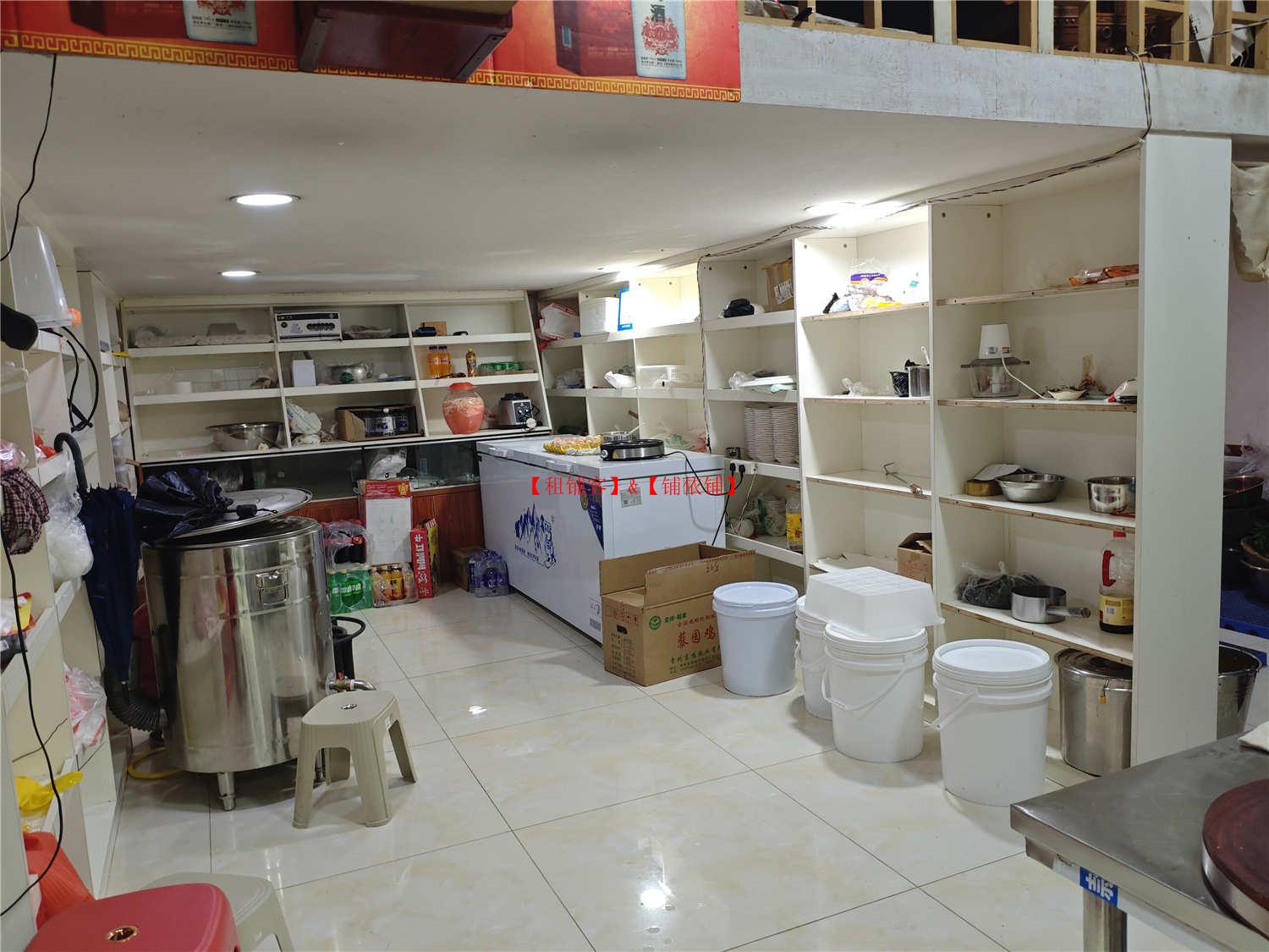 小河珠江路临街80平餐饮店转让，带口粮证